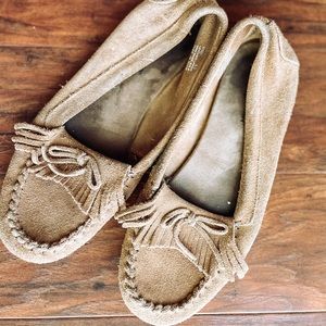 Minnetonka Moccasins (Tan)